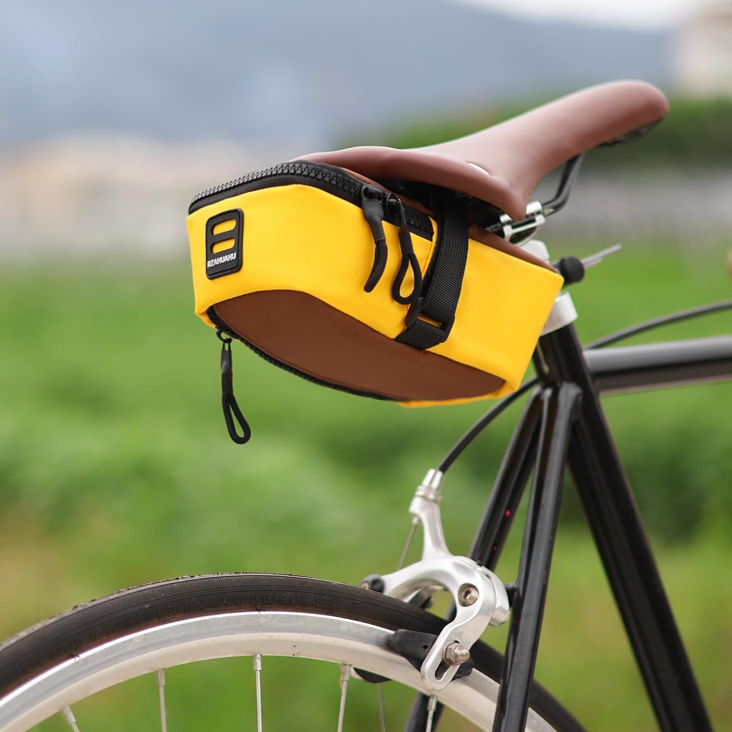 拡張可能な大容量自転車シートバッグ シート下防水サドルパック - Commuting With Road Bike のレビューと価格